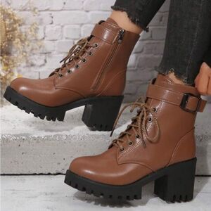 BRAND NEW FOREVER WOMEN'S POUCH ACCENTED ANKLE TIE-UP WIDE SOLE BOOTS